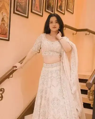 Escort Siwana